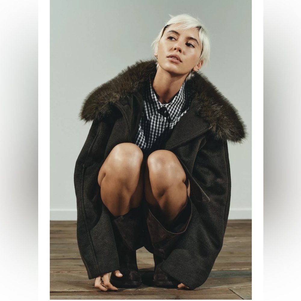 NEW ZARA WOOL BLEND COAT LUXURY WITH FAUX FUR COLLAR XS
🚨NO DISCOUNT - Picture 8 of 15
